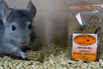 Gryzaki melisowe dla szynszyli 140g