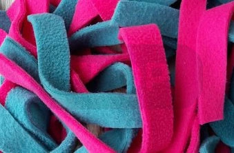 Polarowe paski na wyścielenie na domku do zakopywania się Toy4Joy